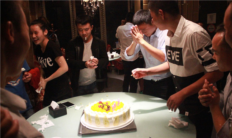 想知道我的許愿，那就加入至尊卡爾！