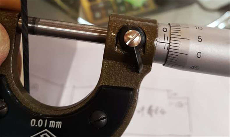 鋁合金車棚耐力板的厚度如何選擇？