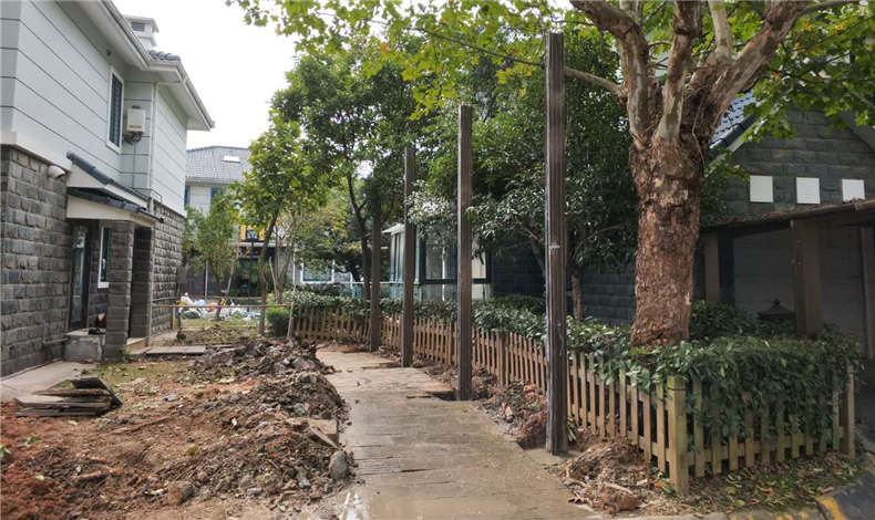 預埋車棚雨棚立柱，嚴格執行標準