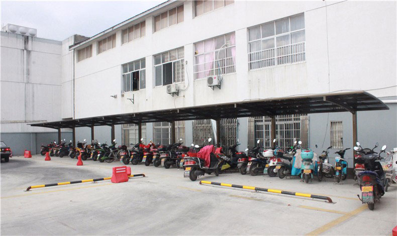 至尊卡爾車棚能抵擋惡劣天氣的強襲嗎？