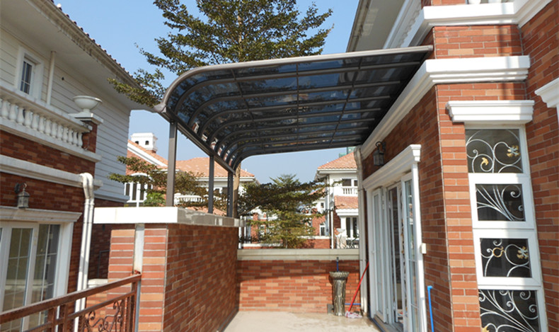 鋁合金雨棚的優(yōu)點？