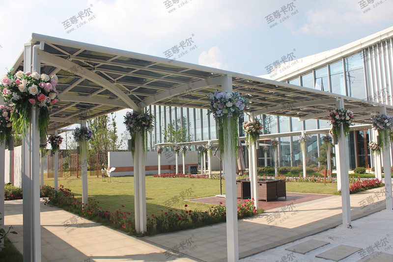 武漢地鐵置業(yè)近500平鋁合金走廊雨棚項(xiàng)目完工