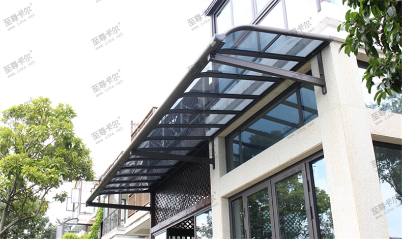 定制耐力板雨棚時，該怎么挑選優(yōu)質(zhì)的耐力板雨棚