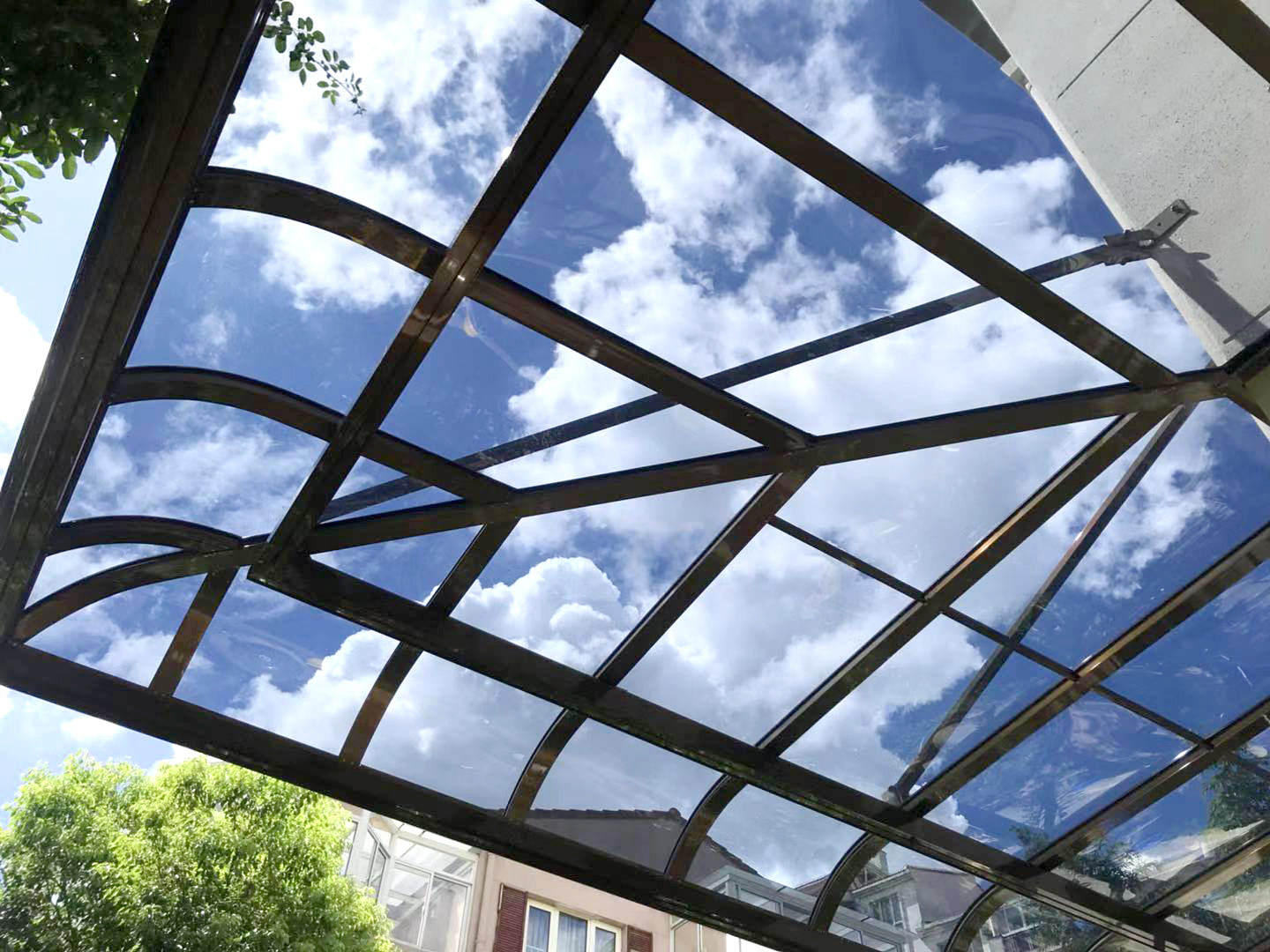 露臺后悔封玻璃頂了,現(xiàn)在才知道這種方法好多少倍！