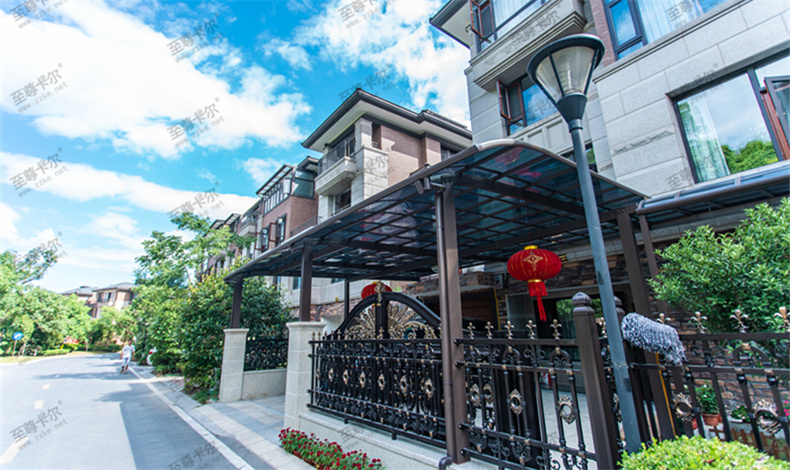 安裝家庭陽臺(tái)雨棚，選擇這種材質(zhì)耐用30年|來看看家庭陽臺(tái)雨棚圖片大全