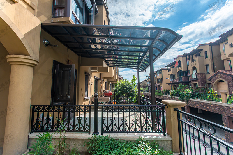 家用遮雨棚這么做，這些高品質雨棚設計，撩爆你眼球！