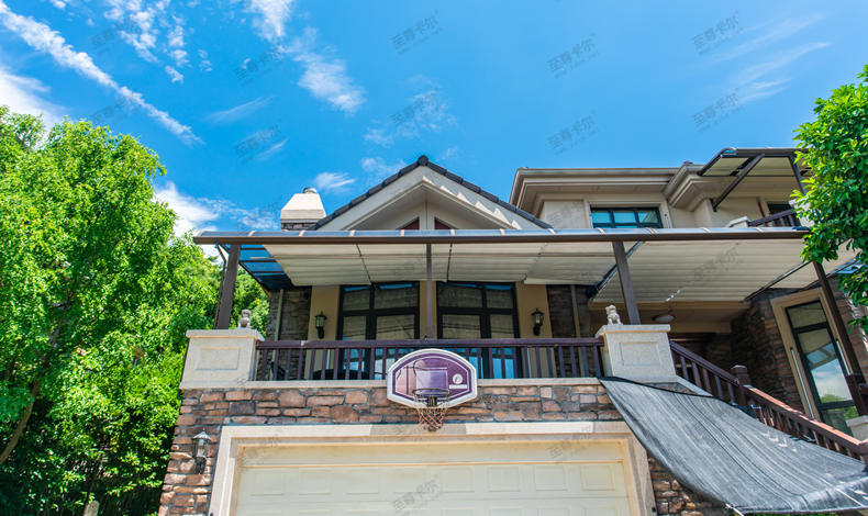 玻璃雨棚好還是耐力板雨棚好？