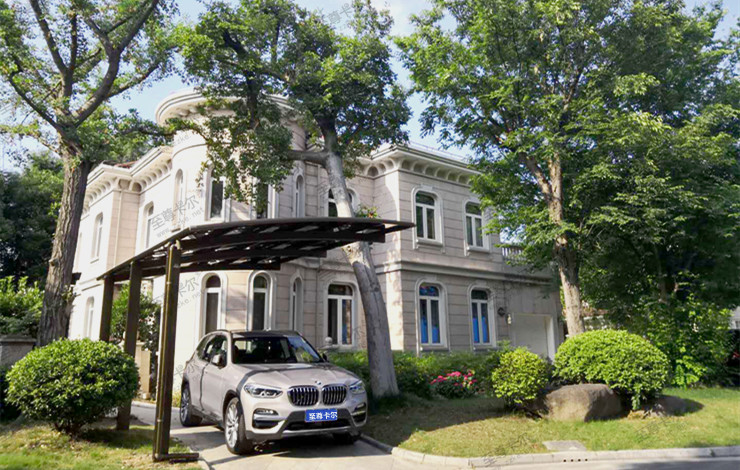 讓人贊不絕口的車棚效果圖，業主安裝后高端大氣又實用！您了解這種車棚材料嗎？