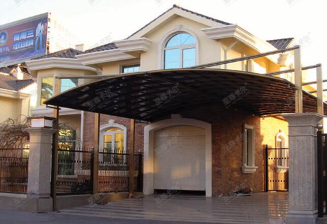 雨棚材質都有哪些呢？陽臺最適合應用哪種雨棚？