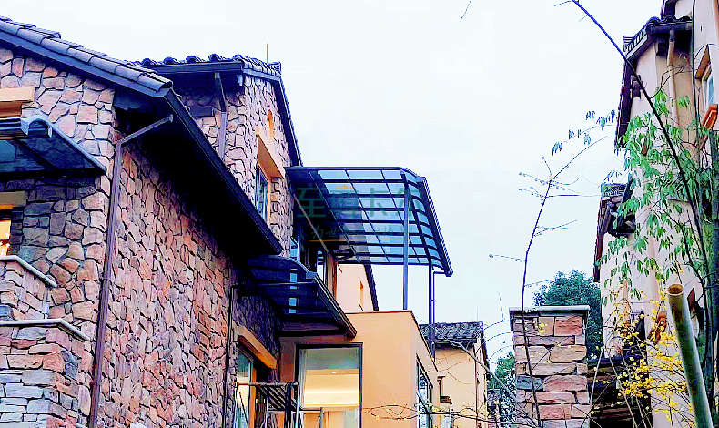 多久需要換一次耐力板雨棚？這3個(gè)方面決定了你換雨棚的頻率