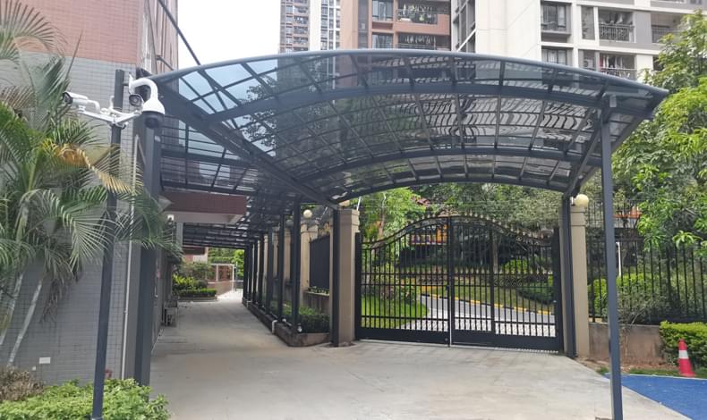 鋁合金雨棚制作廠家？雨棚價(jià)格多少錢一平？