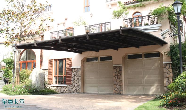 家用停車棚用什么材料？停車棚的生產(chǎn)廠家？