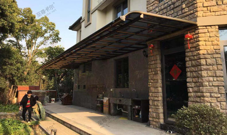 肇慶市專(zhuān)做門(mén)前雨棚廠家？雨棚制作廠家？