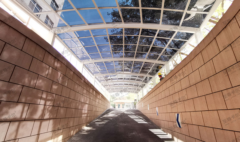 新型地下停車場(chǎng)雨棚你見過嗎？至尊卡爾雨棚